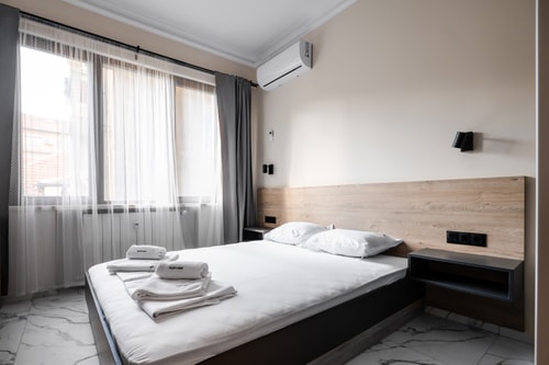 Marble Essence: 2BD Retreat in Top City Centre 0 Flataway