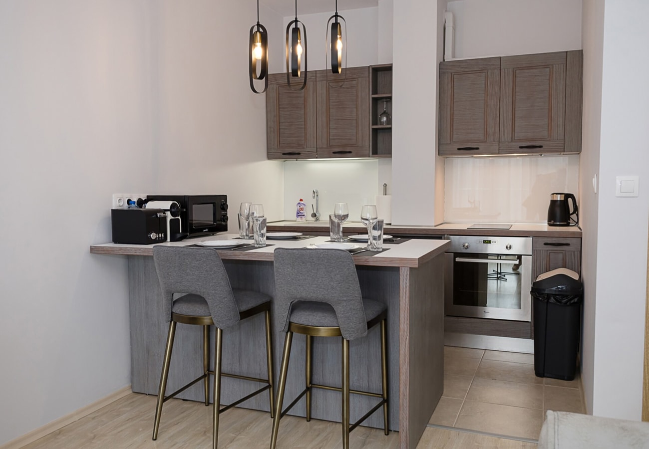 Moonlight Terrace - Panoramic Views, Luxe Comfort 2 Flat Manager Booking