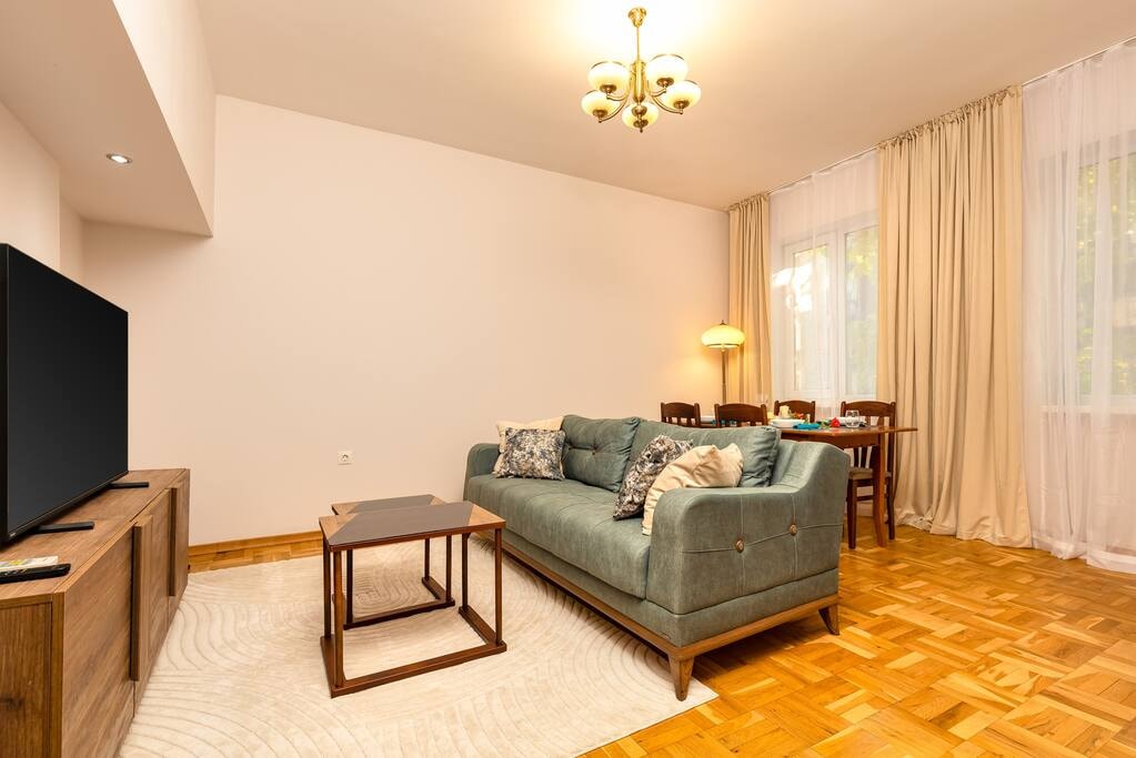 Bright Plovdiv Escape: Modern & Cozy 1BD Apartment Flataway