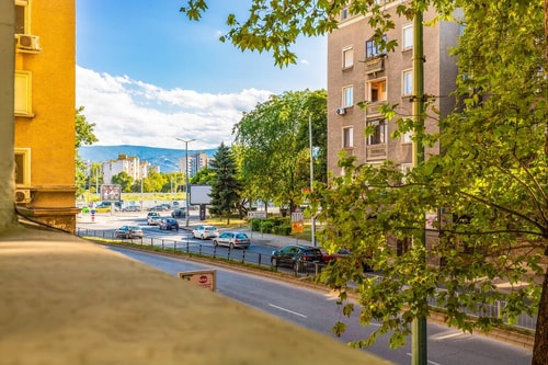 Bright Plovdiv Escape: Modern & Cozy 1BD Apartment 11 Flataway