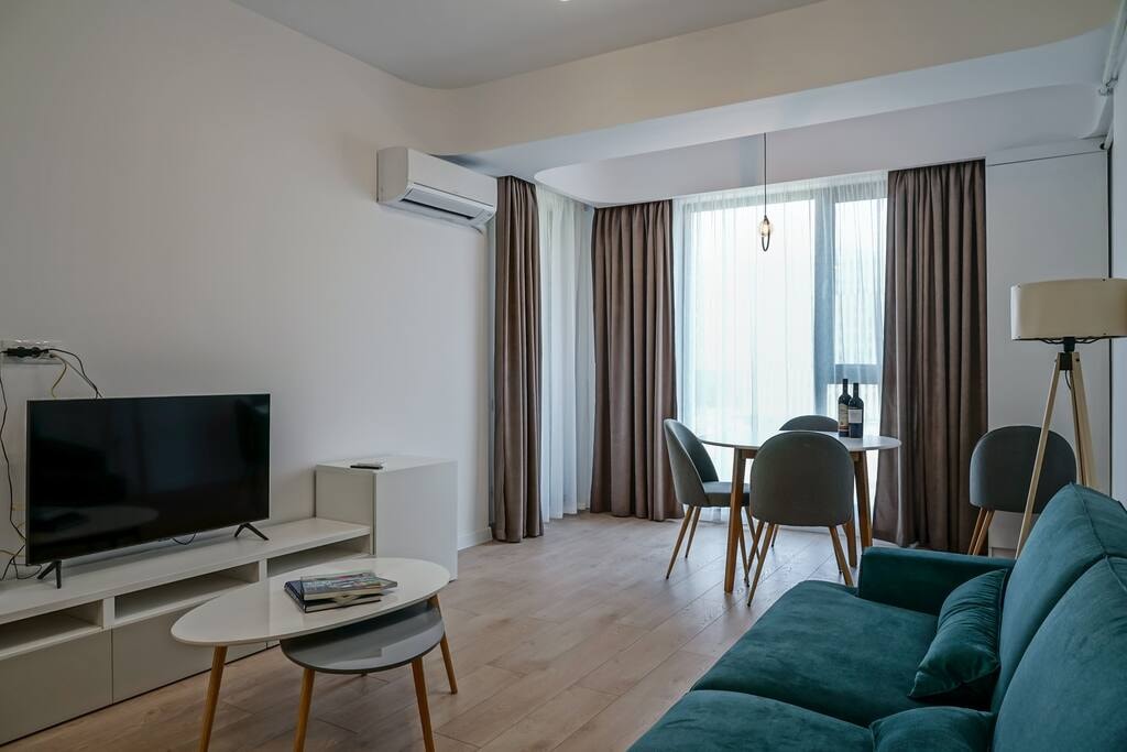 Business Traveler's Urban Escape Flataway