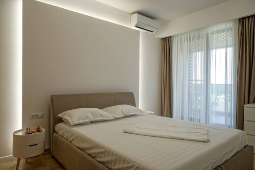 Business Traveler's Urban Escape 8 Flataway