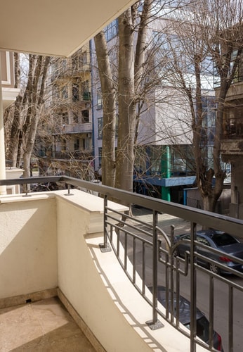 Central & Modern 2BD Apartment with Balcony 15 Flat Manager Booking