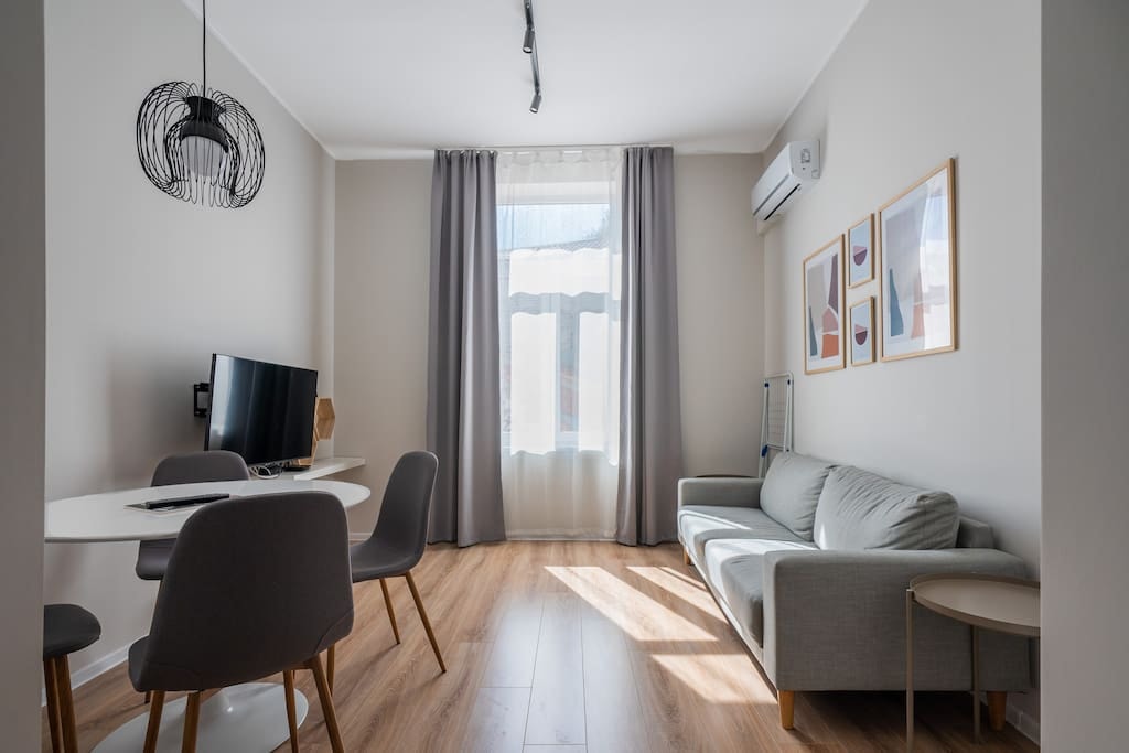 Light and Modern 2BD Flat Next To Women's Market Flataway