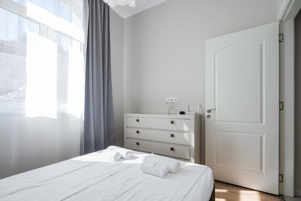 Light and Modern 2BD Flat Next To Women's Market Flataway
