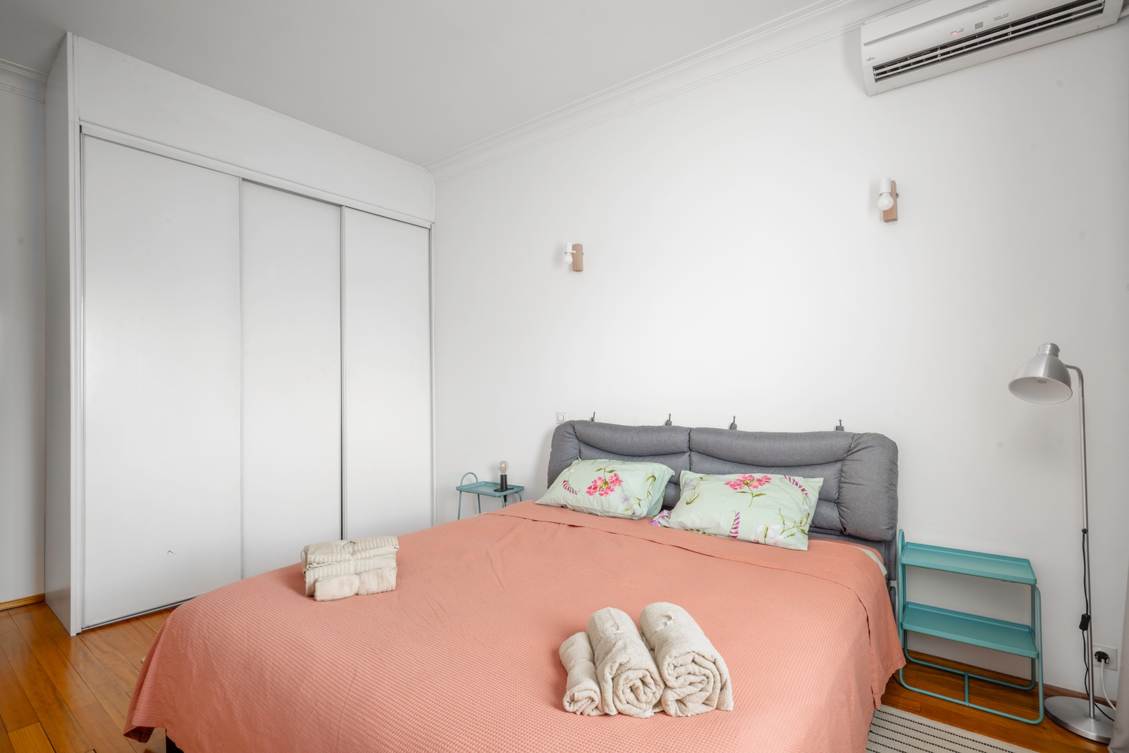 Charming 2BD Apartment in the Heart of the City 11 Flat Manager Booking