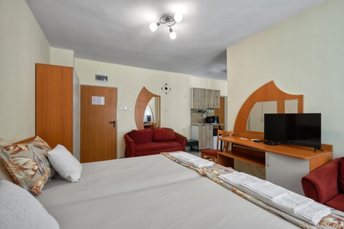Private Studio in Hotel Paradise Pomorie 5 Flat Manager Booking