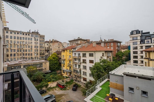 Alla Prima ~ 1BD Flat in Sofia Centre + Desk 17 Flataway