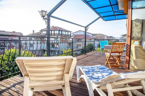 Nessebar's NEW Town TOP Centre 2-BDR Apartment 35 Flat Manager Booking