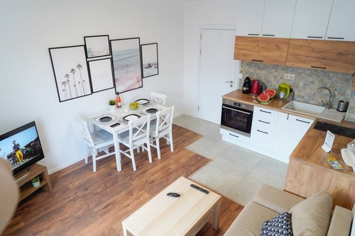 Central Cosy, Fully Renovated 2 BR apart 60 Flataway