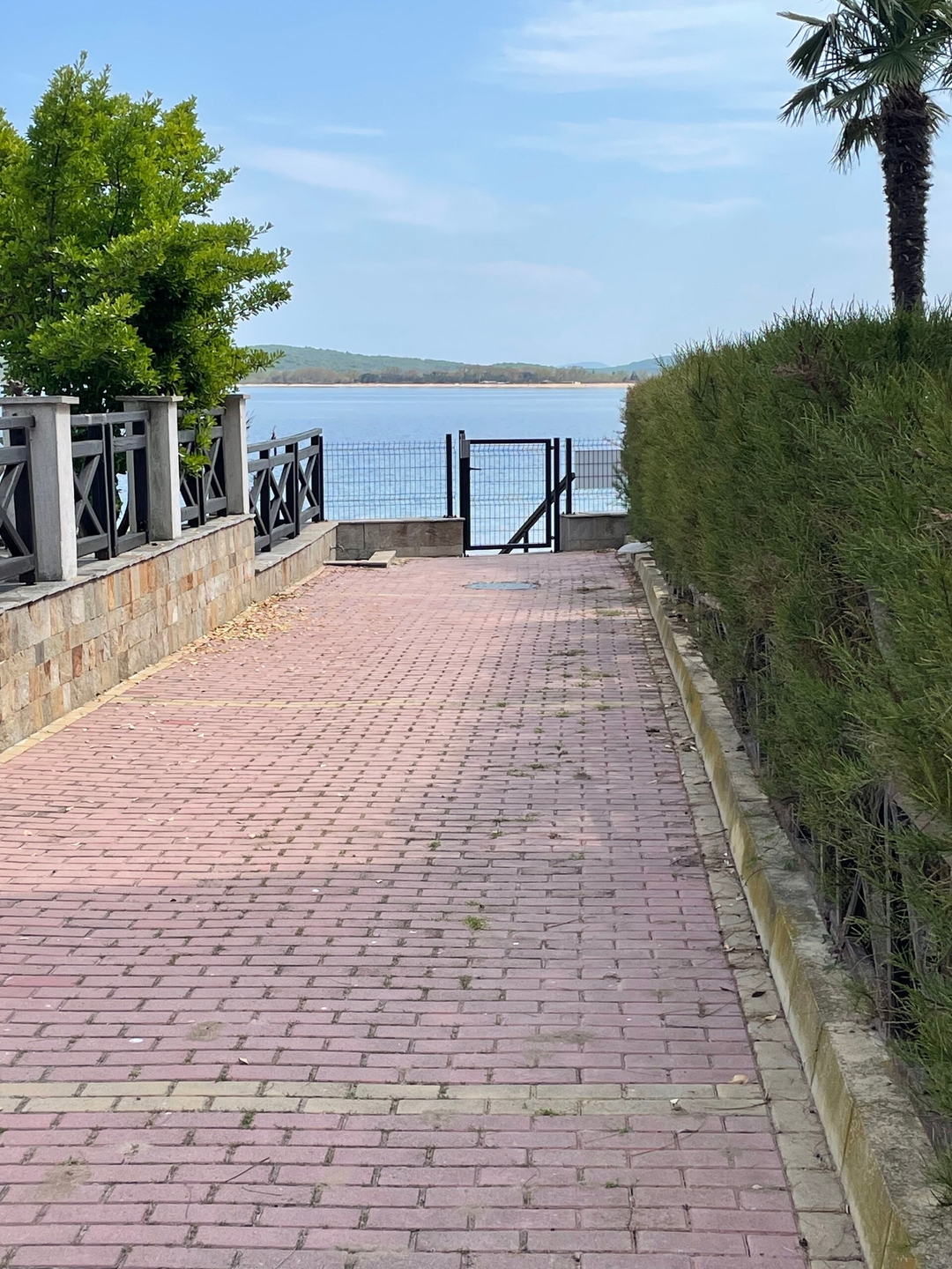 1BD Flat on the Beach with Parking 16 Flat Manager Booking