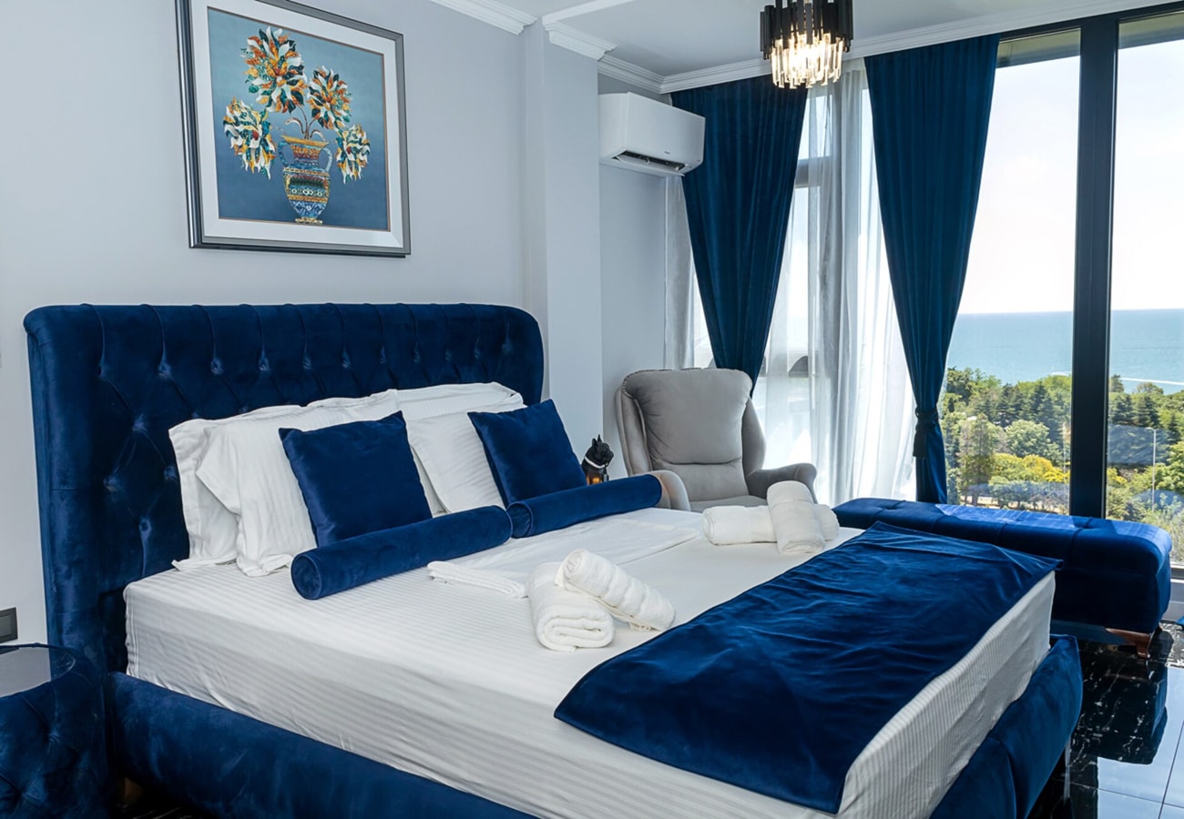 Royal View –Luxury 2BR Apartment with Sea Panorama 24 Flat Manager Booking