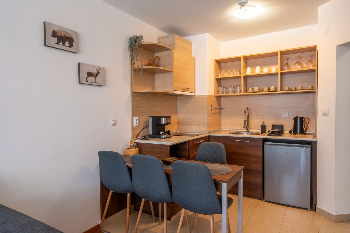 Cozy 1BR in Belvedere-Ski in Winter/Swim in Summer 2 Flat Manager Booking