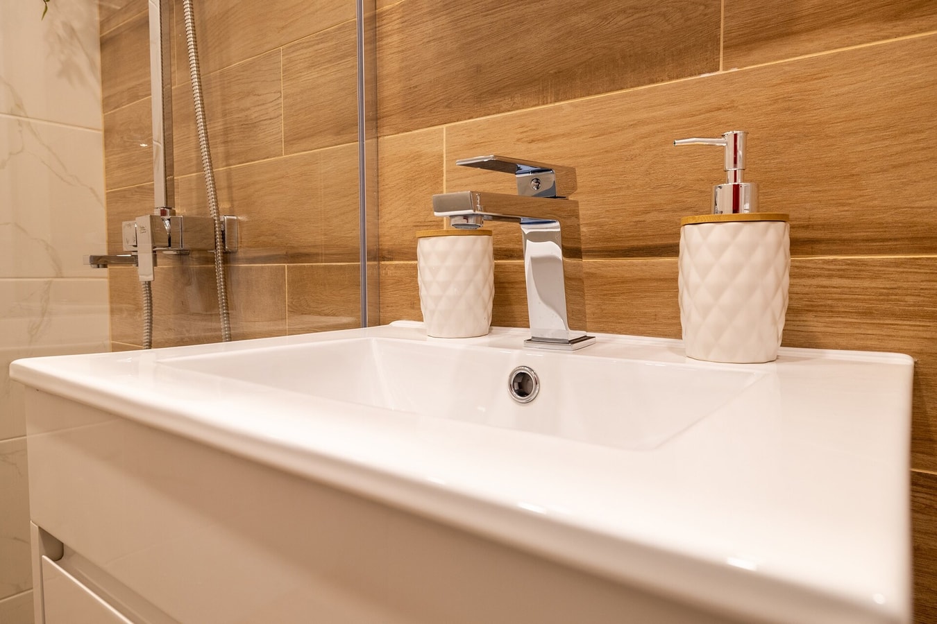 Luxury Studio Living with Top Location 17 Flat Manager Booking