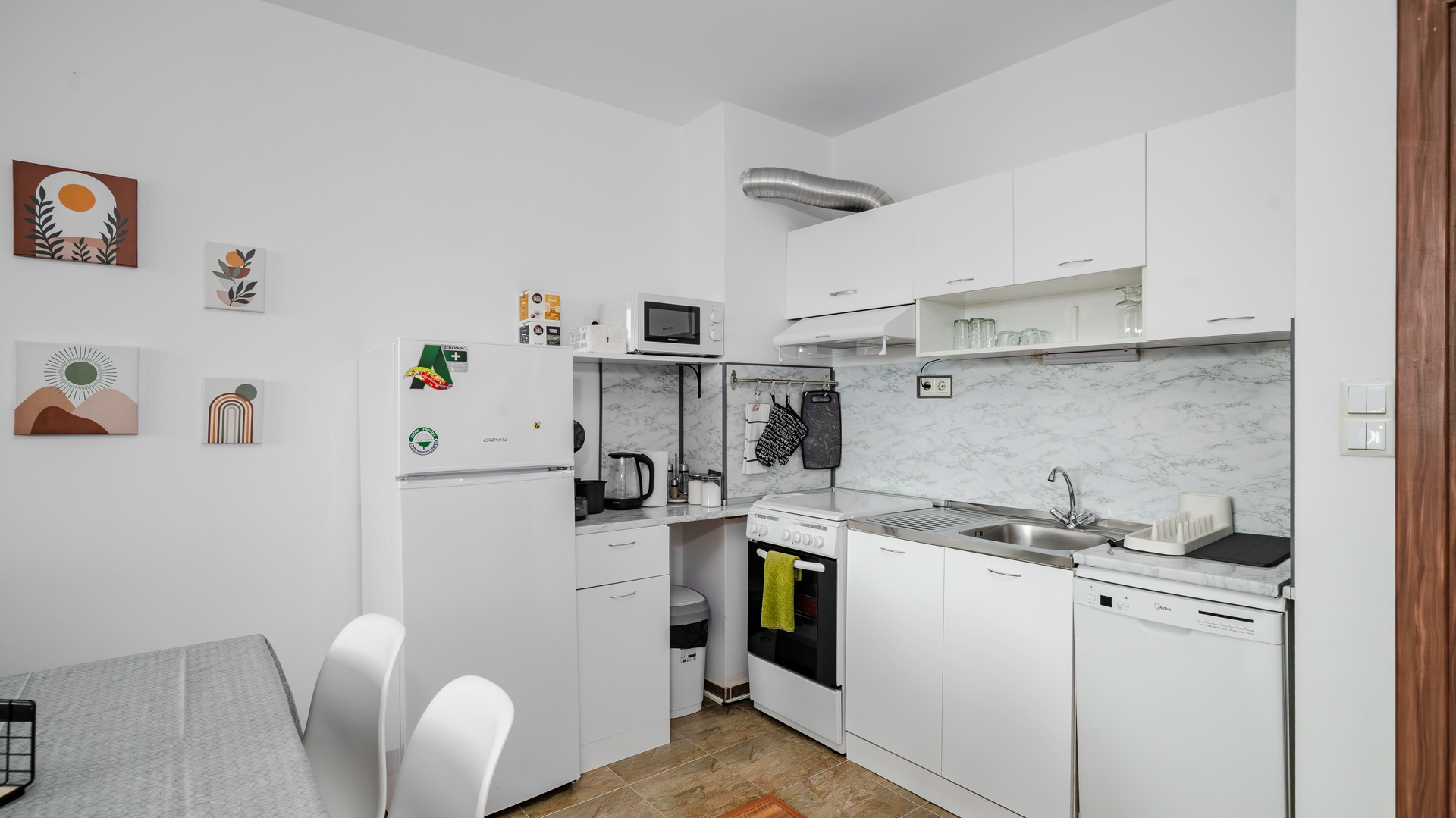 Terra Vibes ~ Central 1BD with balcony 5 Flat Manager Booking