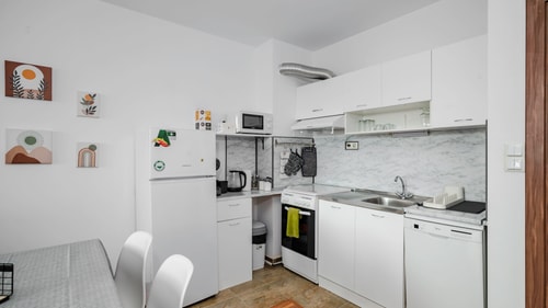 Terra Vibes - Central 1BD with balcony 5 Flat Manager Booking