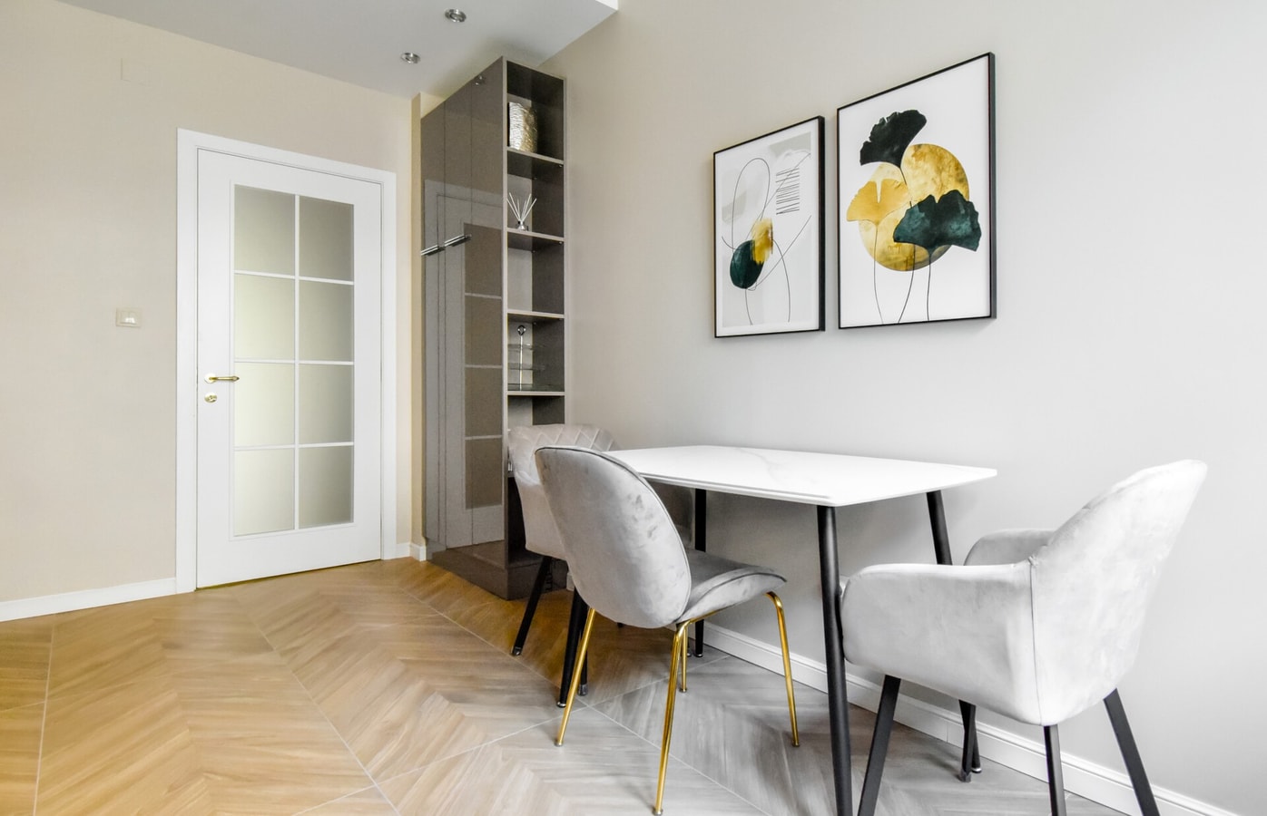 Designer 2BD Apt next to Eagle's Bridge 11 Flat Manager Booking