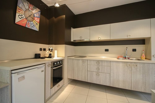 Trendy & Deluxe Apartment 9 Flat Manager Booking