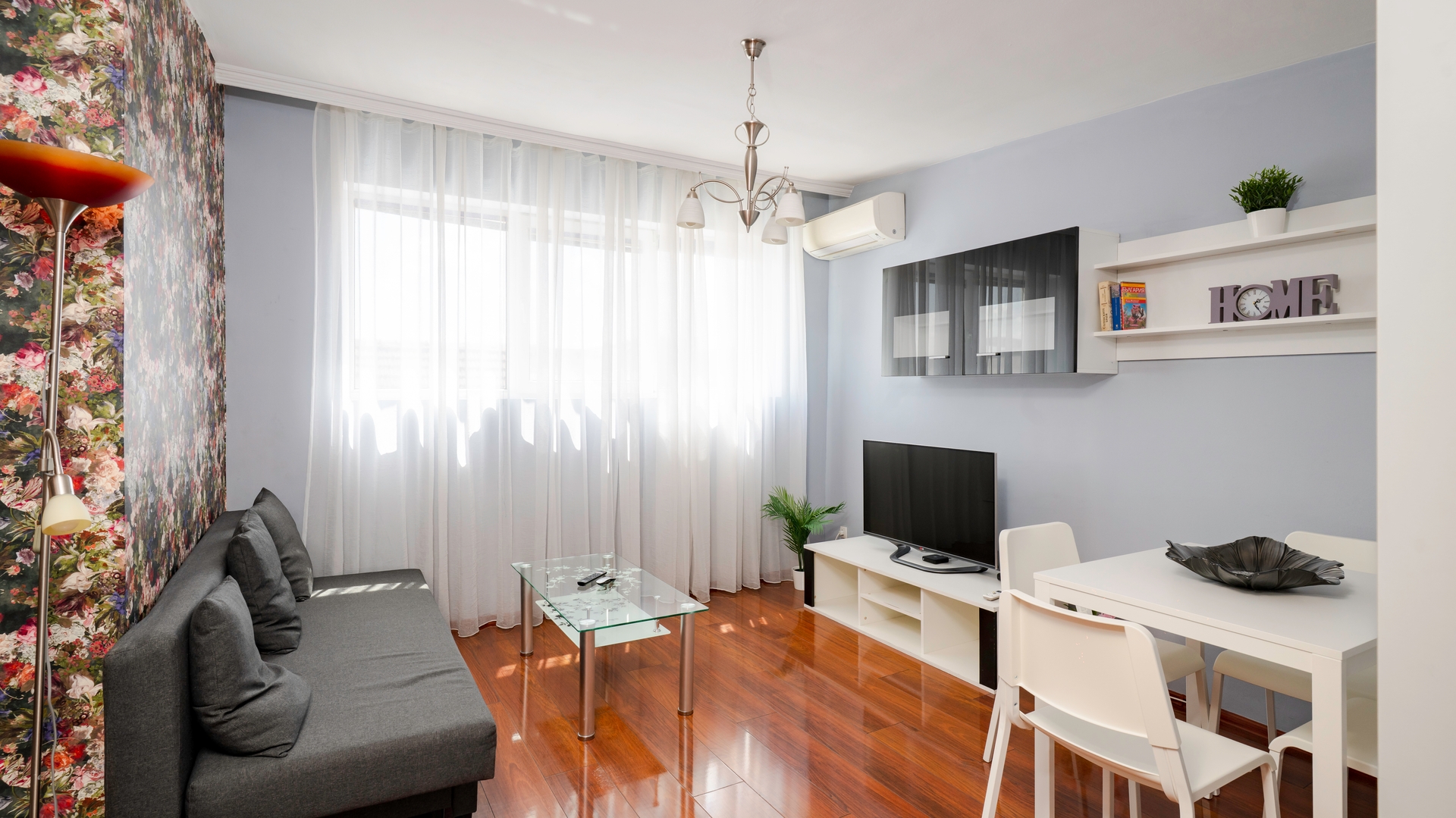 Central Cozy 1BD – Compact Chic Living 1 Flat Manager Booking