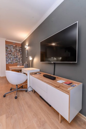 The Spot - fully equipped, central, modern studio 10 Flat Manager Booking