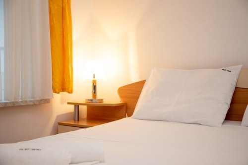 Convenient 2-Bedroom Flat next to Harmanite Beach 4 Flat Manager Booking