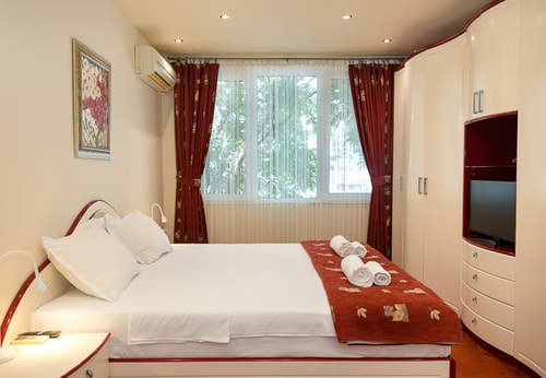 Bright & Spacious 2-Bedroom Flat in Central Varna 3 Flat Manager Booking