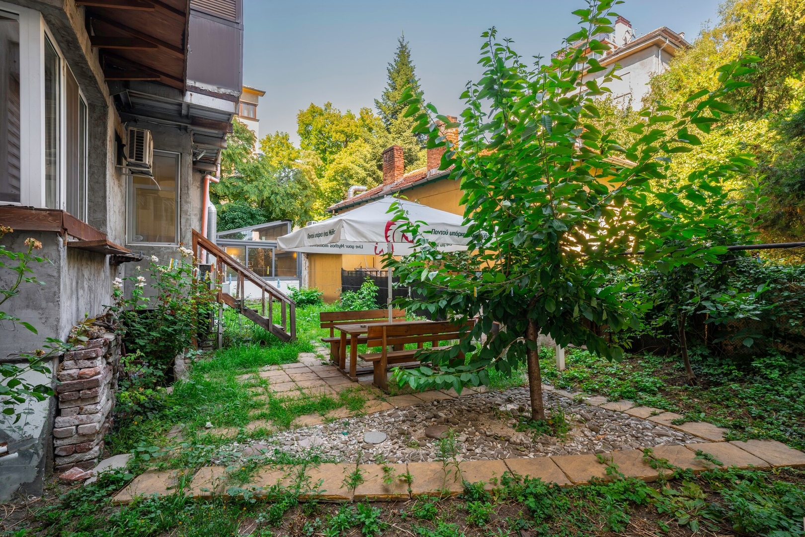 Sofia's 1BD Colourful Getaway Near NDK 4 Flat Manager Booking