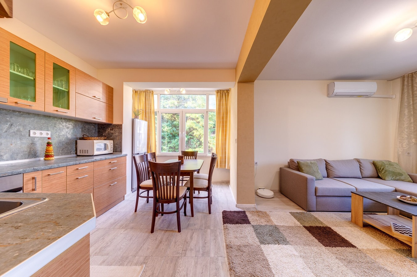 Valentina Star Center 1BD · Bright retreat with Balcony & Mountain Views 6 Flat Manager Booking