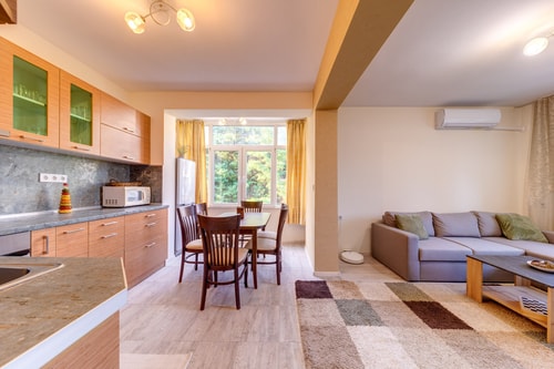 Bright retreat with Balcony & Mountain Views 6 Flat Manager Booking