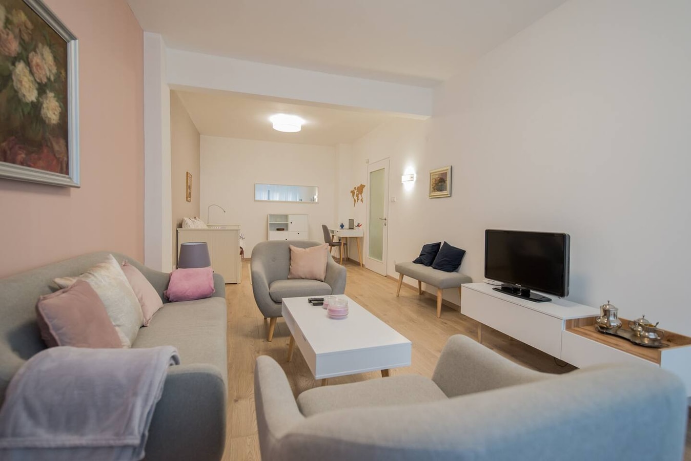CHIC and Spacious Apartment in Central Sofia Flat Manager Booking