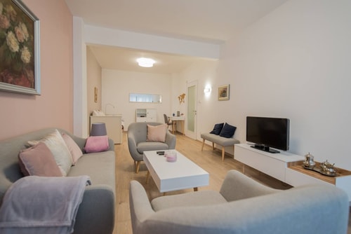 CHIC and Spacious Apartment in Central Sofia 0 Flat Manager Booking
