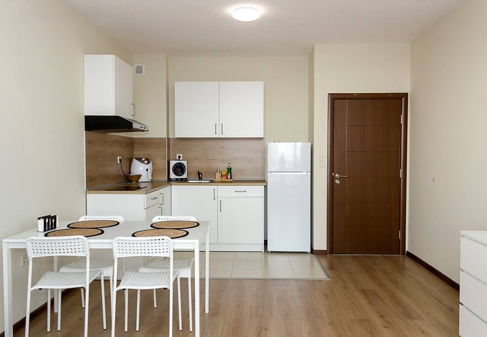 Cozy 1BD Flat in Golden Sands with All You Need Flataway