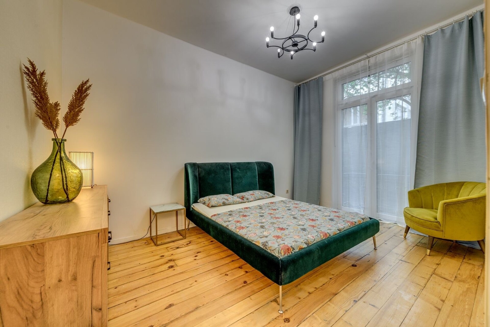 Classic Charm ~ 2BD Central Apartment 0 Flat Manager Booking