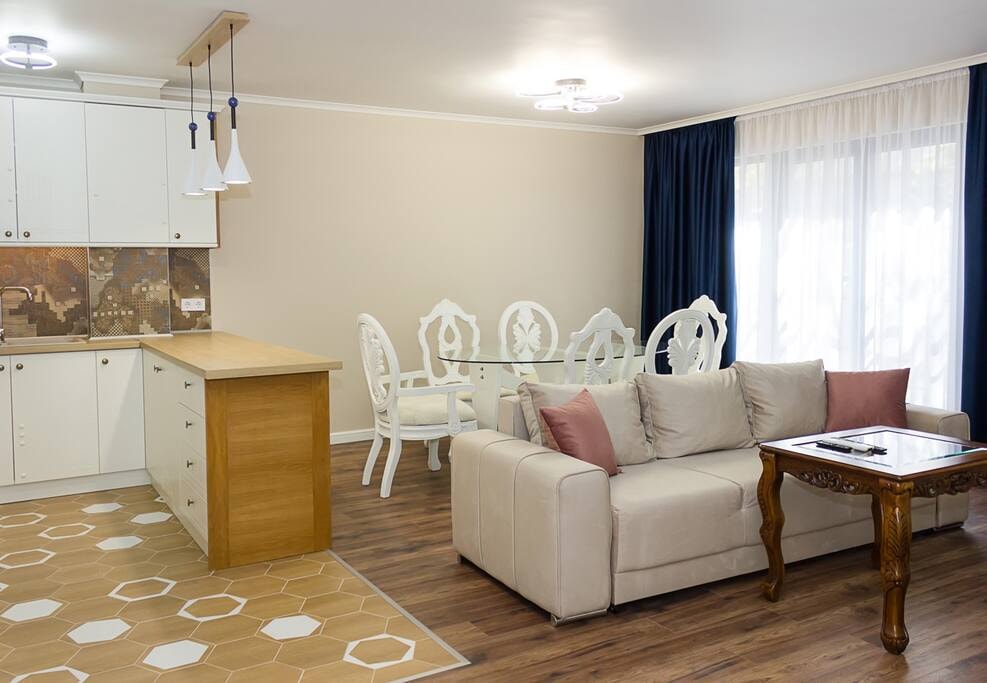 2BD Home In The Heart Of Varna Flataway