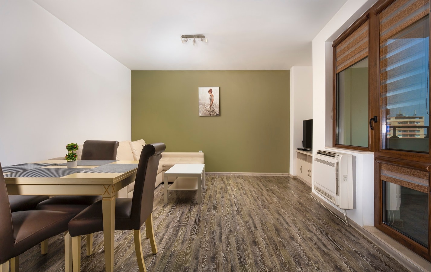 1BD Flat with a lovely terrace in the city centre 7 Flat Manager Booking