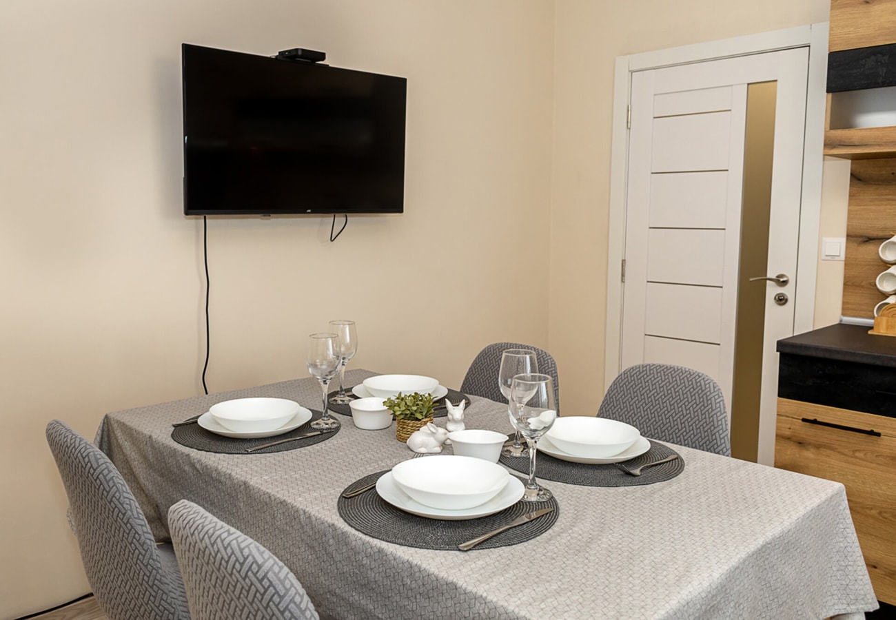 Bright One-Bedroom Flat with Balcony | Quiet Area 8 Flat Manager Booking