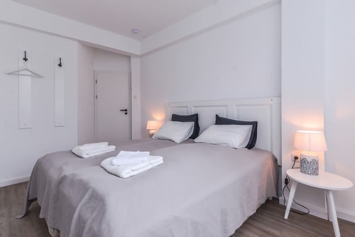 66 Apartment - Stylish Two Bedroom in Lozenets 22 Flat Manager Booking