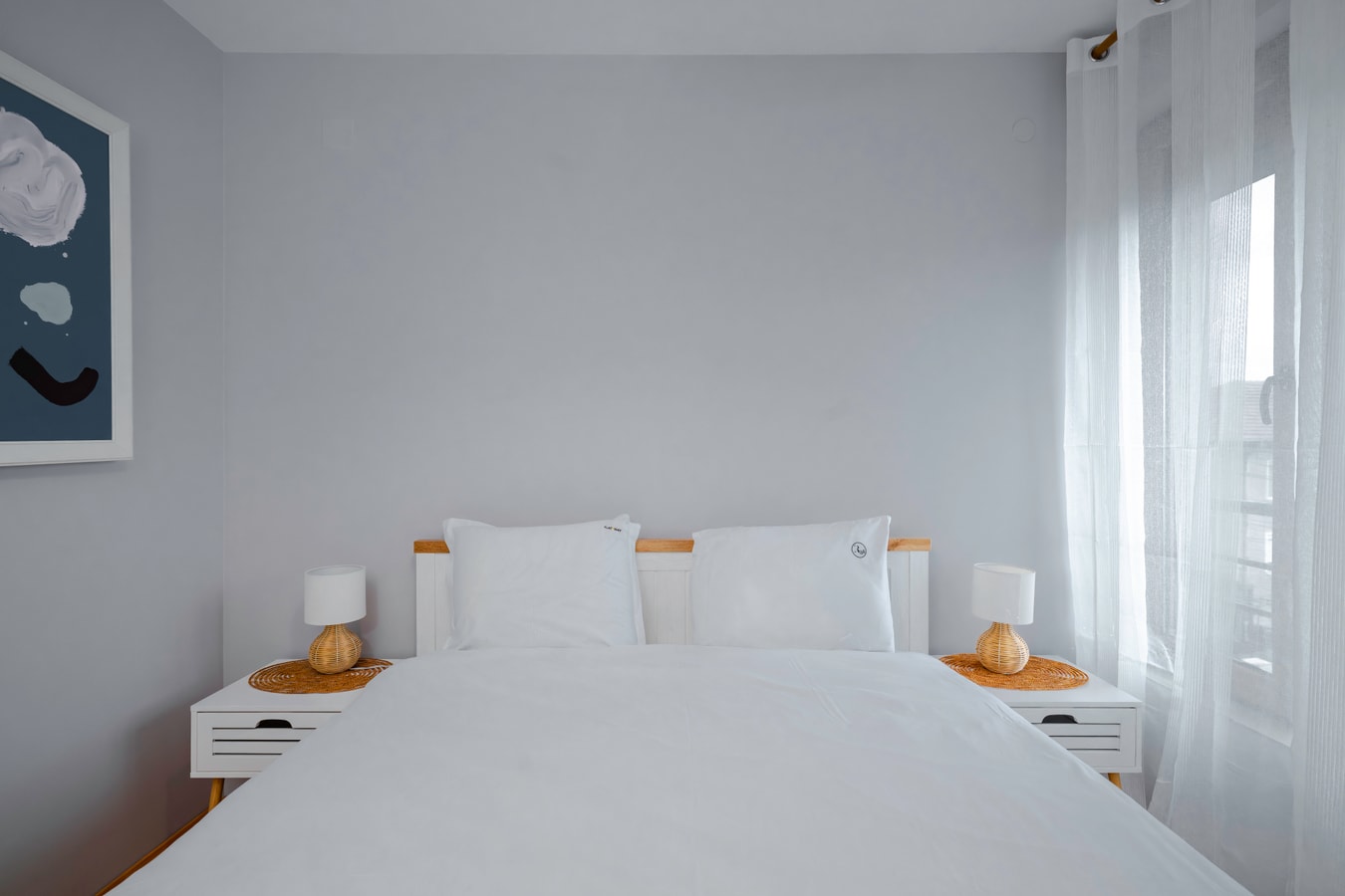 AeroLuxe Living 1BD Apartment 2 Flat Manager Booking