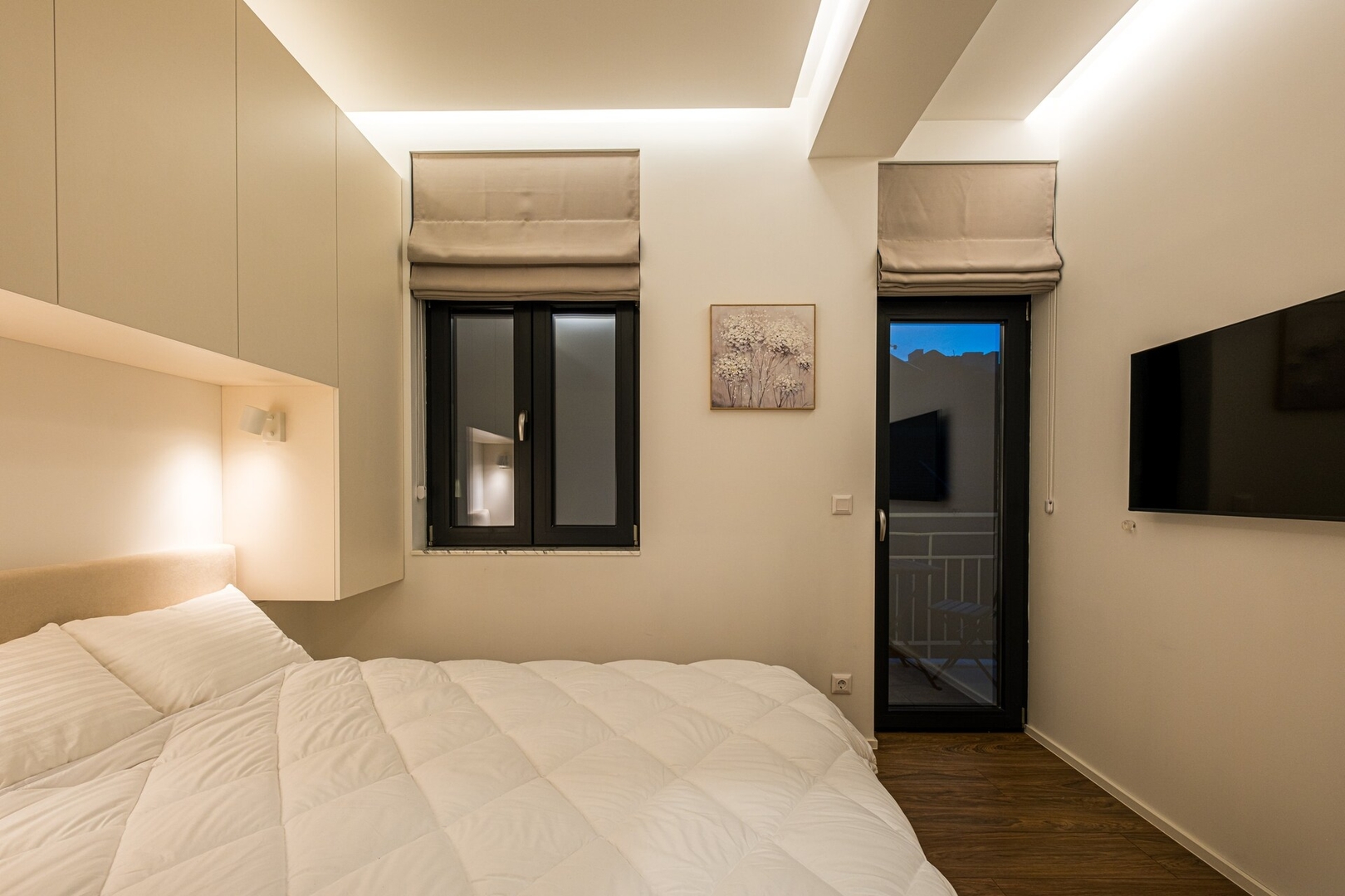 South 2.2 - Brand New Modern 1BD in Sofia Center 8 Flat Manager Booking