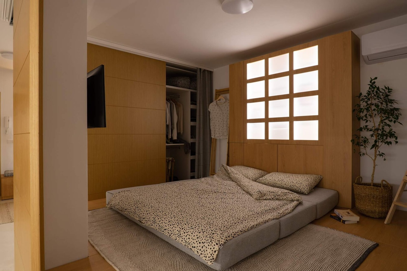 Smartly Designed Flat with Balcony & Parking 22 Flat Manager Booking