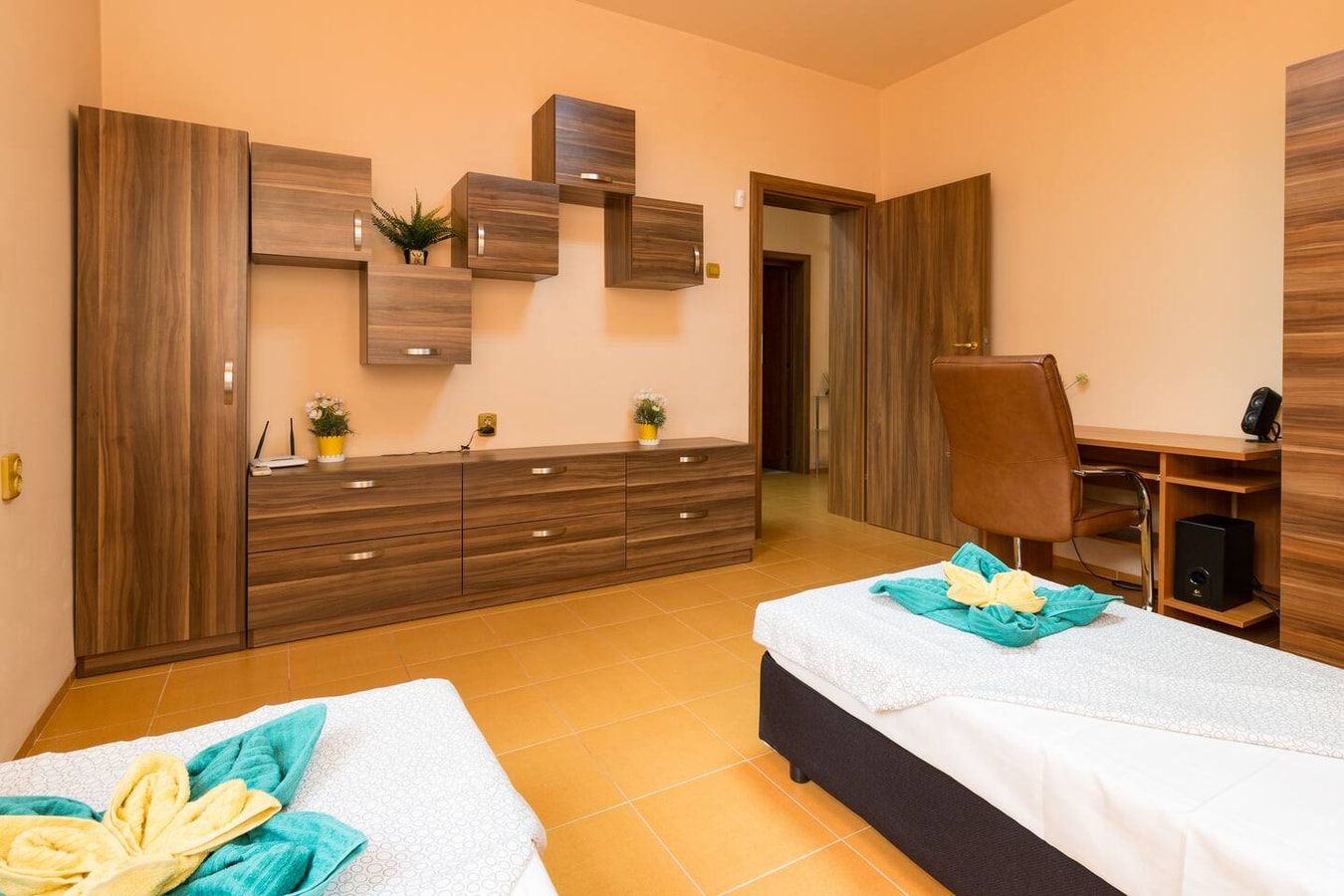 The Rocky House - Central & Private 2BDR 12 Flat Manager Booking