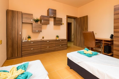 The Rocky House - Central & Private 2BDR 12 Flat Manager Booking