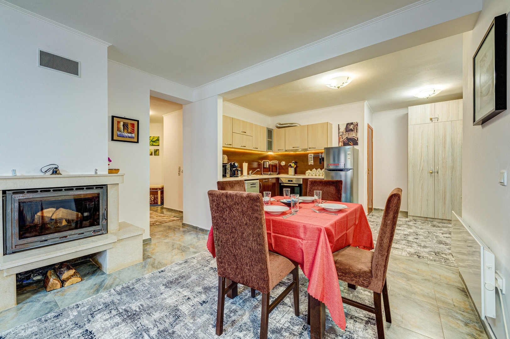 Bright and Spacious 2-BDR Apartment with Balcony 9 Flat Manager Booking