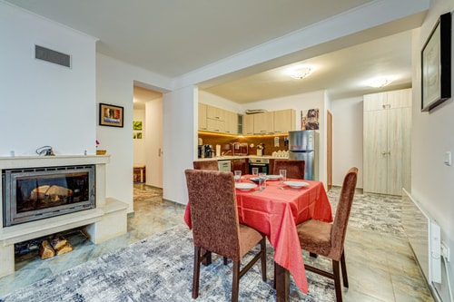 Bright and Spacious 2-BDR Apartment with Balcony 9 Flat Manager Booking