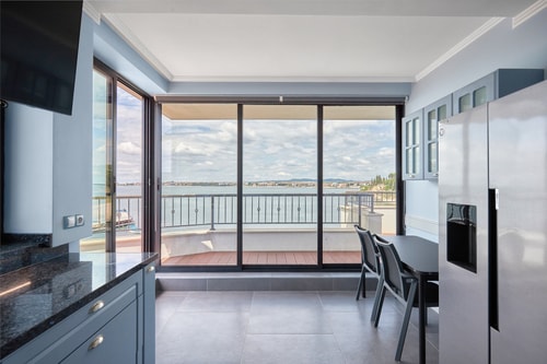 3BD Beach Paradise with a Stunning View + Parking 5 Flat Manager Booking
