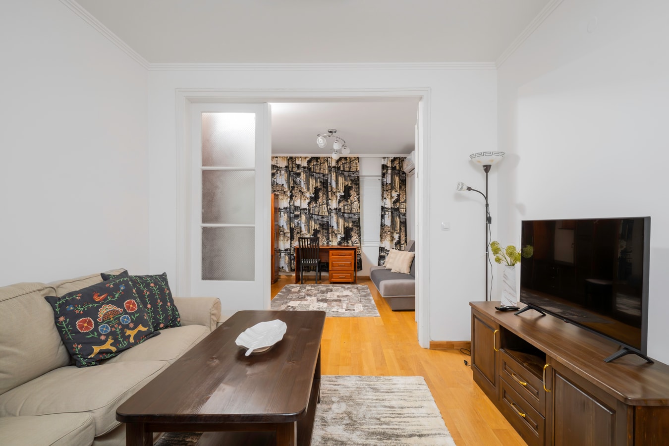 1BD flat with Desk on Russian Monument Square 10 Flat Manager Booking