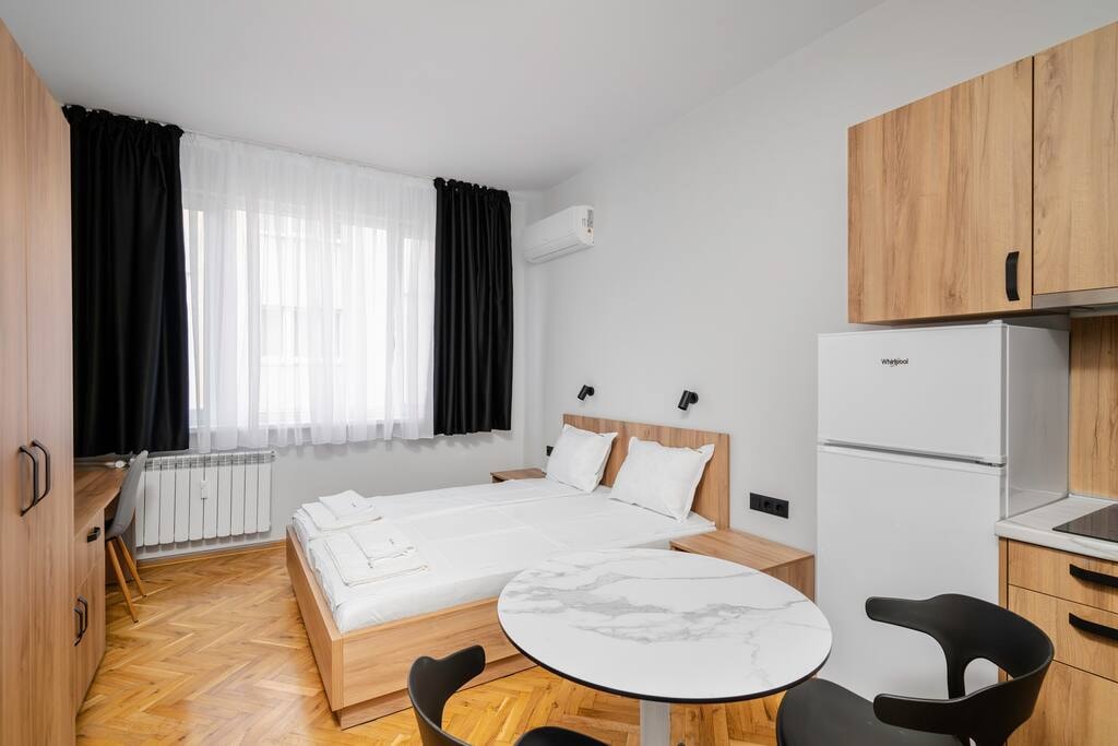 Cozy Studio Near Alexander Nevski Cathedral - Yang Flataway