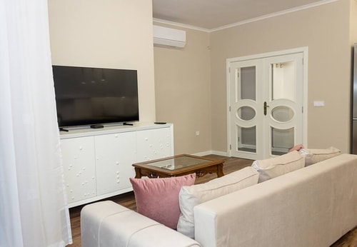 2BD Home In The Heart Of Varna with Parking - Blue 6 Flataway