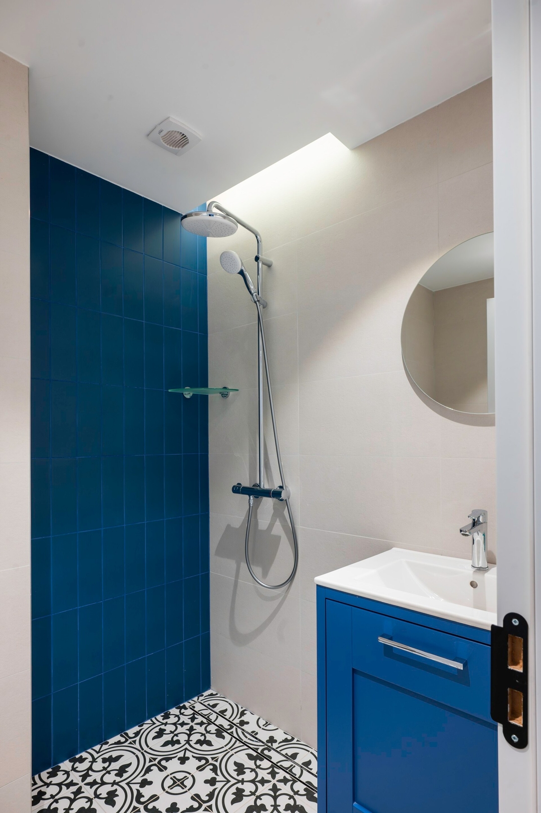 Aviva Living - Floral Studio 7.6 with Free Parking 12 Flat Manager Booking