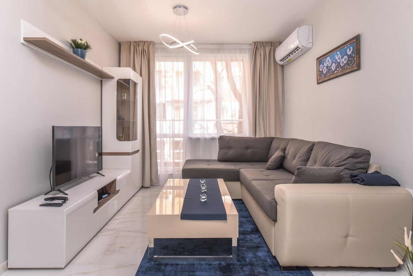 Stylish Residential Flat ~ with Parking & Balcony 3 Flat Manager Booking